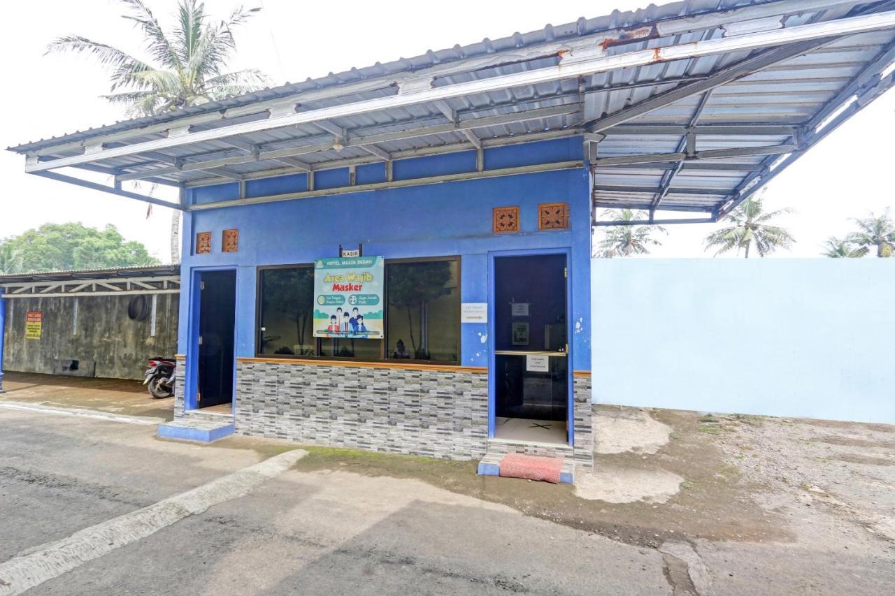 Oyo 90796 Hotel Mulya Indah Tambakmulya Exterior foto