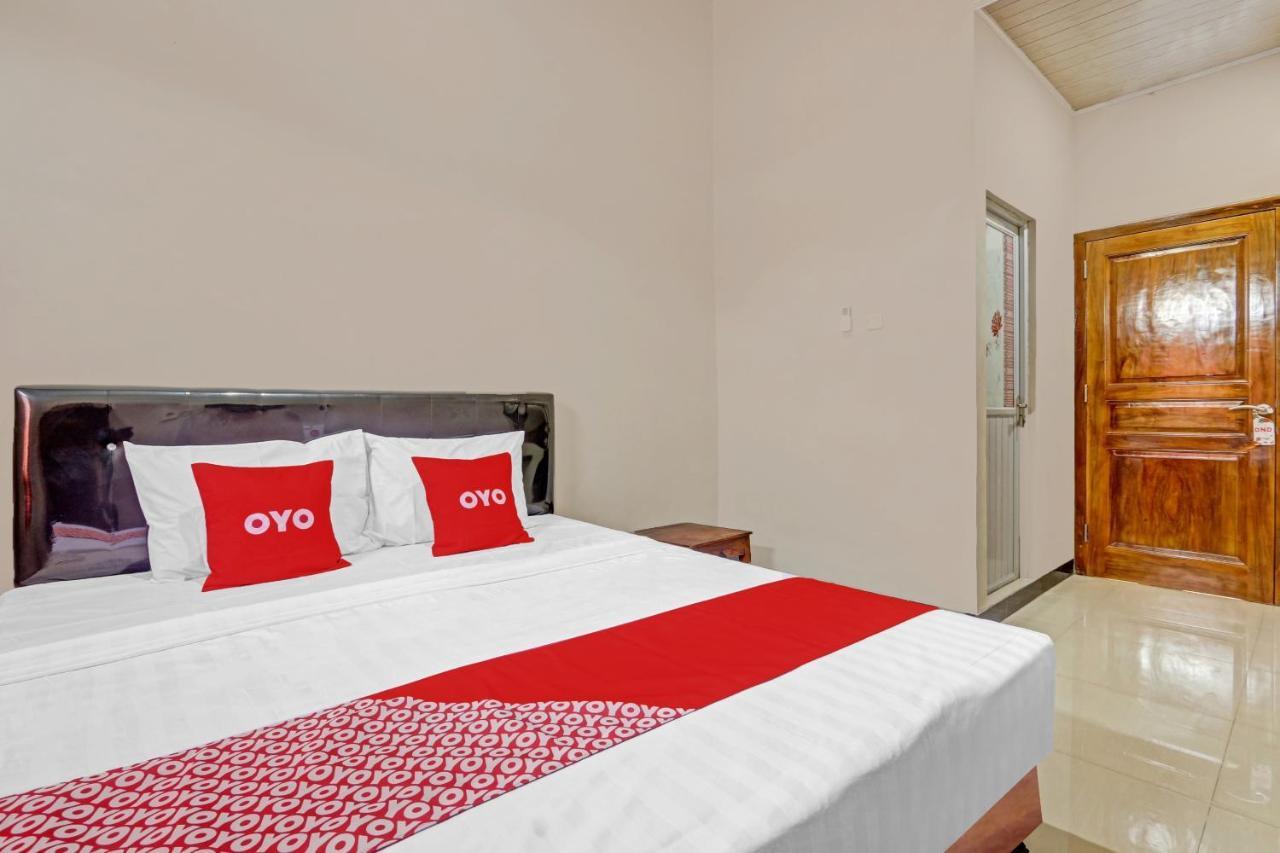 Oyo 90796 Hotel Mulya Indah Tambakmulya Exterior foto